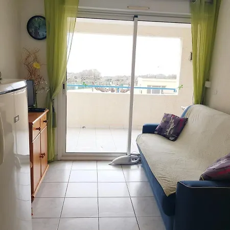Apartment 4 Personnes Avec Terrasse, Parking Et Piscine Collective - V0784 *