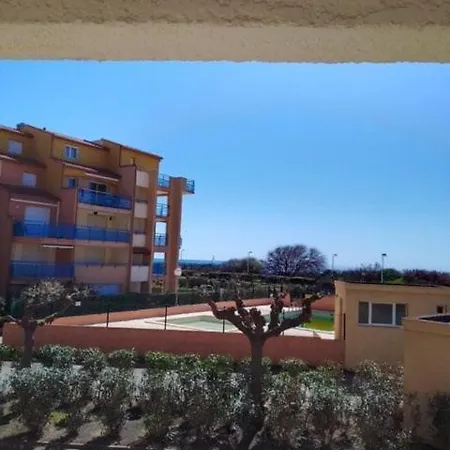 4 Personnes Avec Terrasse, Parking Et Piscine Collective - V0784 Appartement